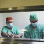 Preparacion-para-una-operacion-de-cirugia-estetica-Ezequiel-Cirugia-Plastica